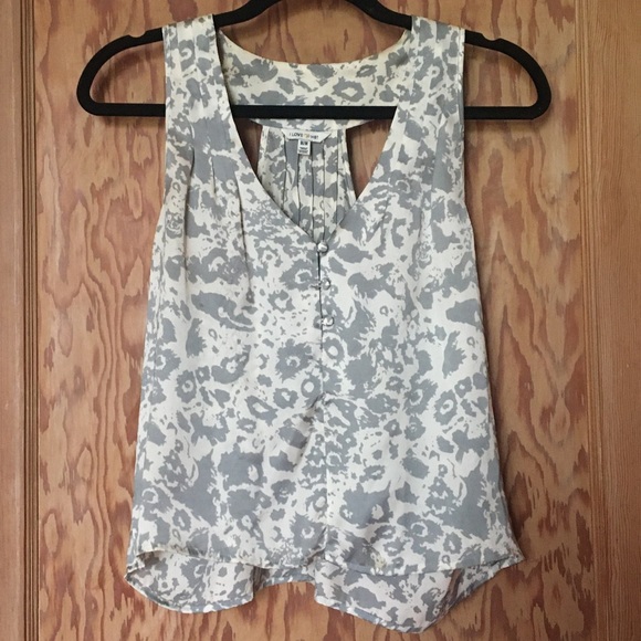 Sleeveless Razorback blouse - Picture 1 of 8